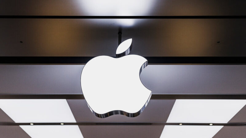 Apple Workers at Maryland Store Vote to Unionize, a First in the U.S.