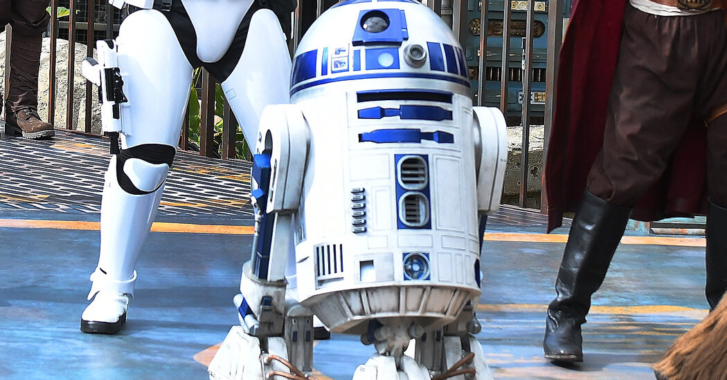 Florida Man Posing as Disney Worker Charged in Removal of R2-D2 at Hotel