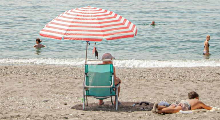 Safe in the sun? UN launches new app to help beat skin cancer |